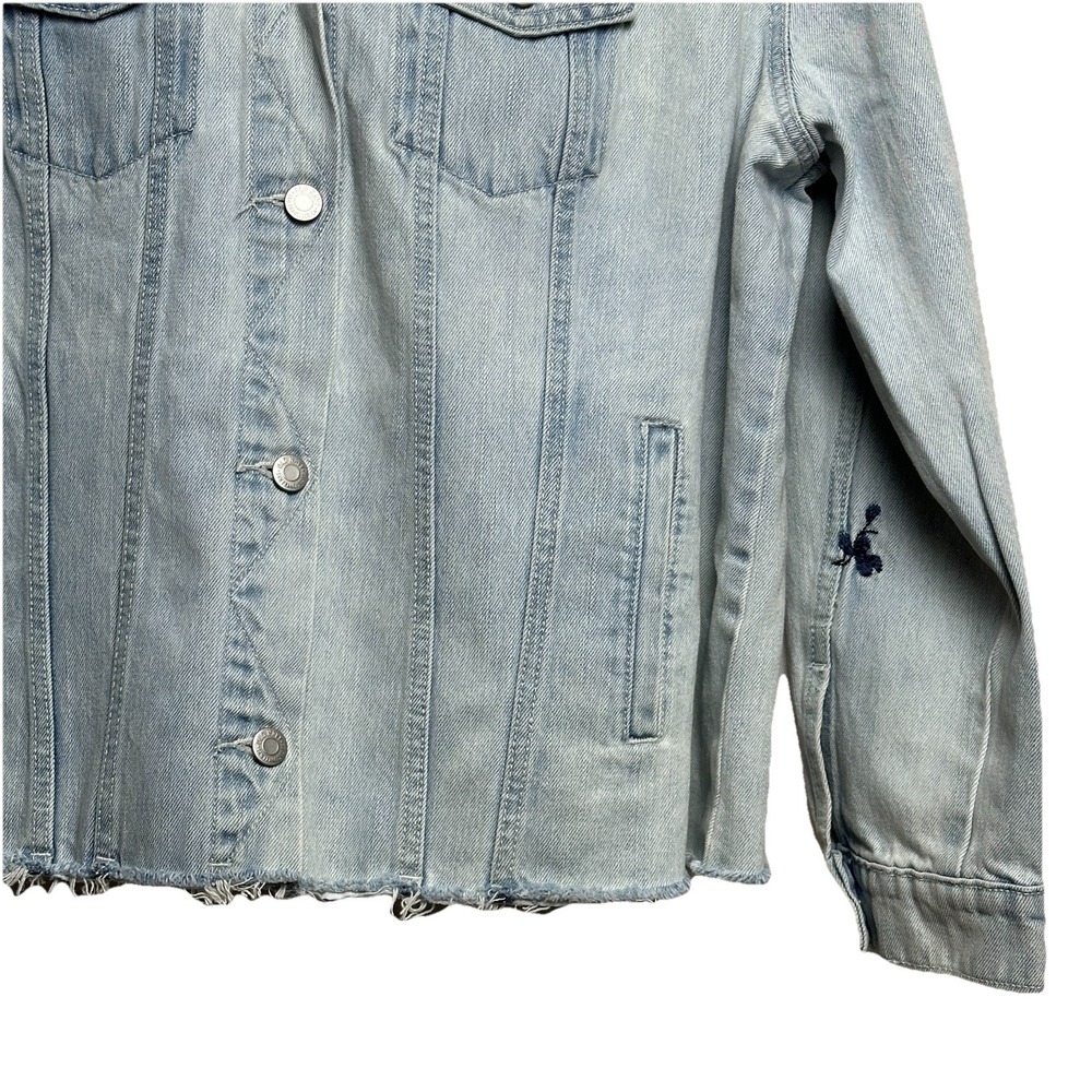 Old Navy Denim Jean Jacket Womens XXL Blue Embroidered Floral Raw Hem Button Up - Picture 4 of 7